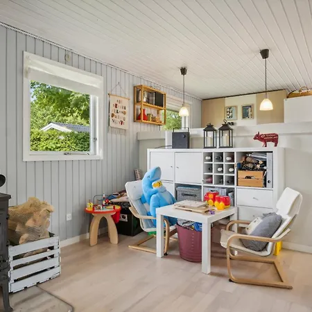 Lovely In Pot Strandby *